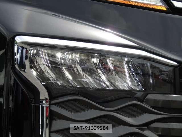 Toyota VOXY 2023-04 7252771-25