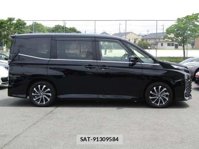 Toyota VOXY 2023-04 7252771-28