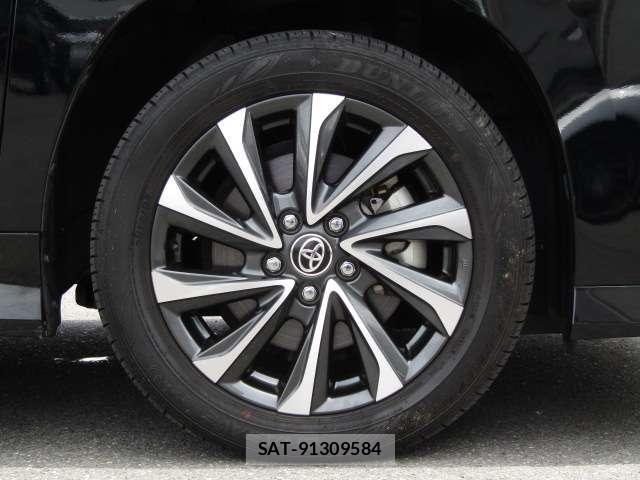 Toyota VOXY 2023-04 7252771-29