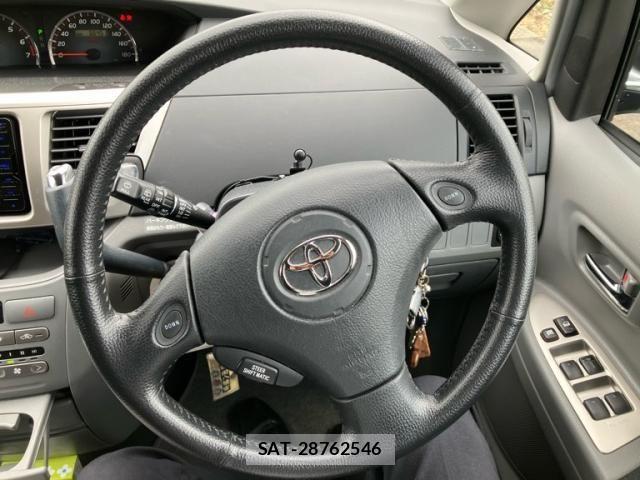 Toyota VOXY 2006-04 7252806-12