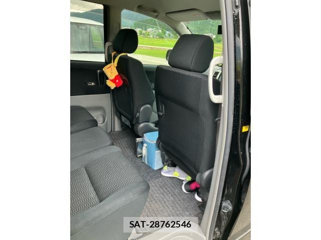 Toyota VOXY 2006-04 7252806-19