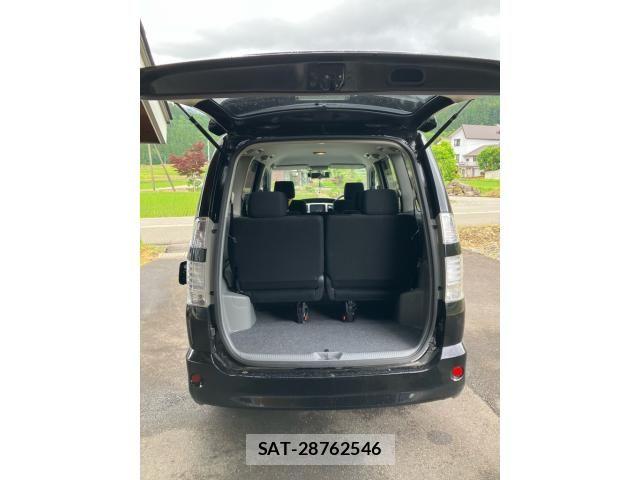 Toyota VOXY 2006-04 7252806-21