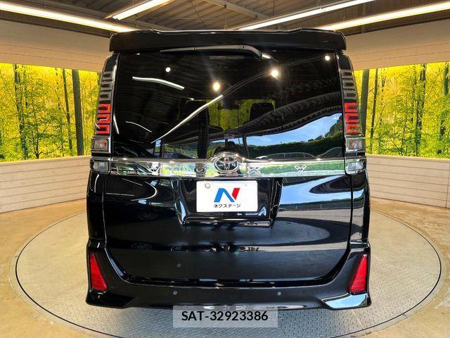 Toyota VOXY 2020-07 7252772-14