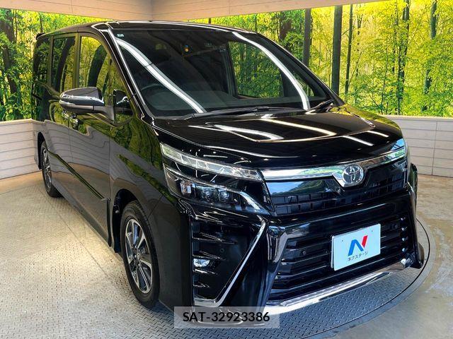 Toyota VOXY 2020-07 7252772-15