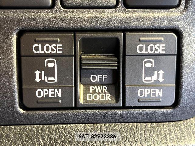 Toyota VOXY 2020-07 7252772-4
