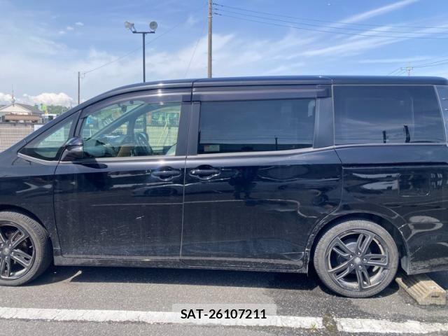 Toyota VOXY 2014-07 7252801-11