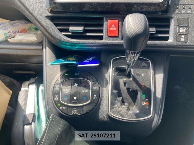 Toyota VOXY 2014-07 7252801-23