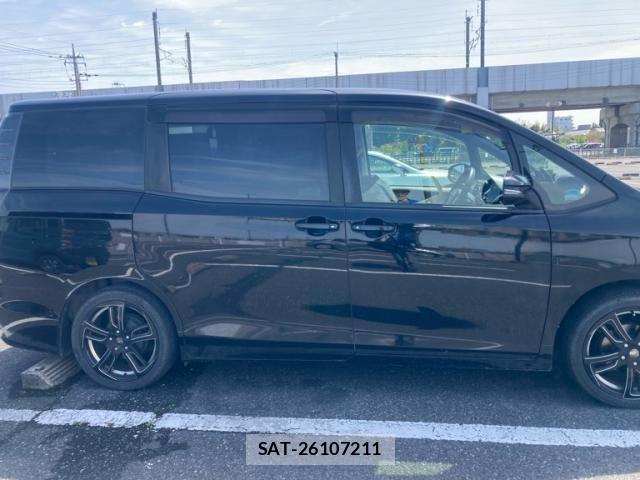 Toyota VOXY 2014-07 7252801-5