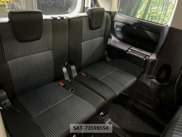Toyota VOXY 2014-04 7252786-10