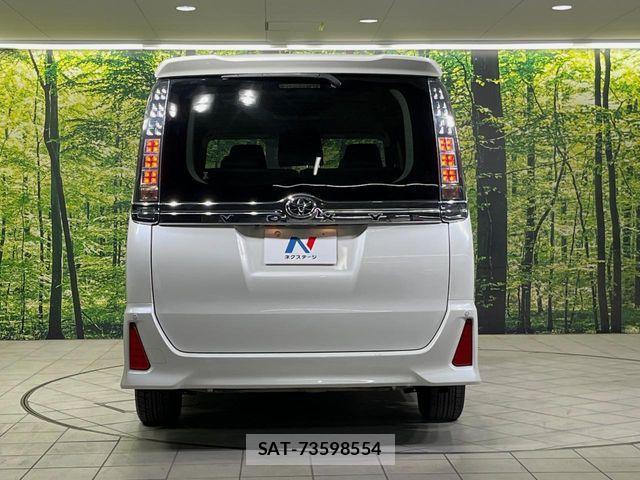 Toyota VOXY 2014-04 7252786-16