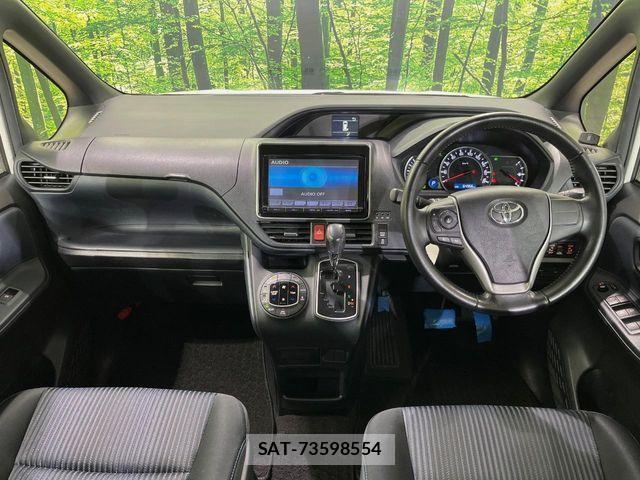 Toyota VOXY 2014-04 7252786-1