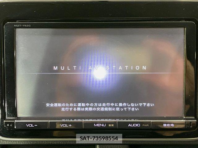 Toyota VOXY 2014-04 7252786-3