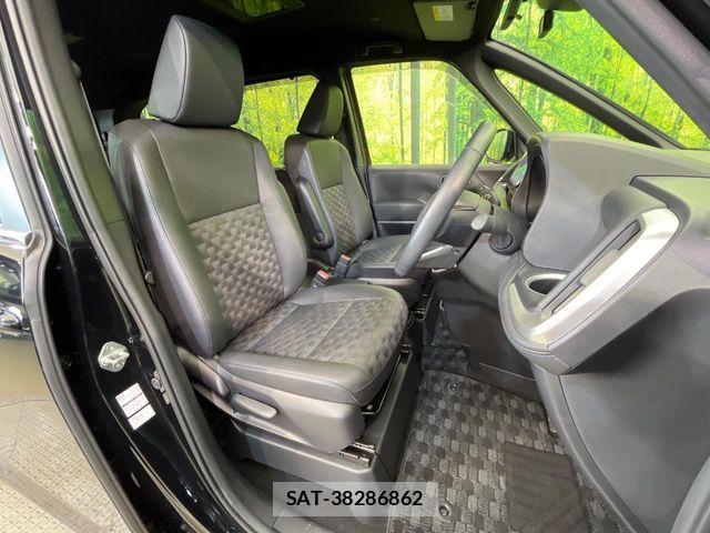Toyota VOXY 2024-12 7252766-9