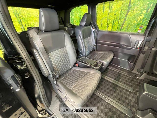 Toyota VOXY 2024-12 7252766-10