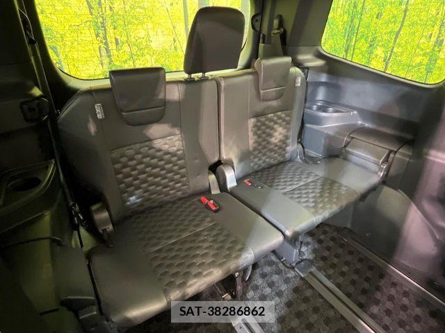 Toyota VOXY 2024-12 7252766-11