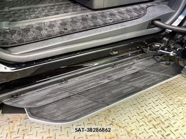 Toyota VOXY 2024-12 7252766-3