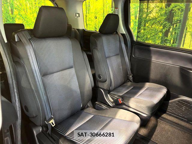 Toyota VOXY 2016-05 7252791-9