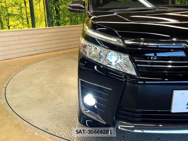 Toyota VOXY 2016-05 7252791-11