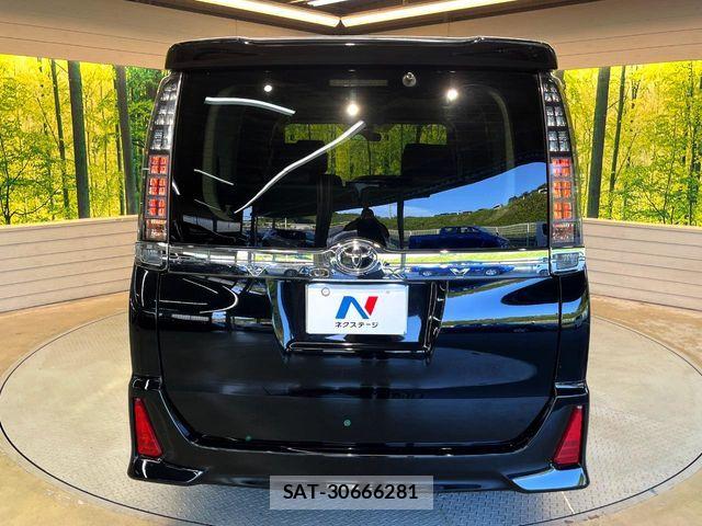 Toyota VOXY 2016-05 7252791-14