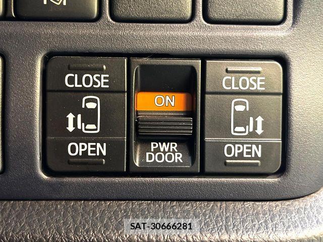 Toyota VOXY 2016-05 7252791-6