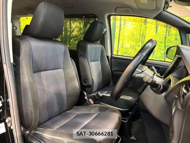 Toyota VOXY 2016-05 7252791-8