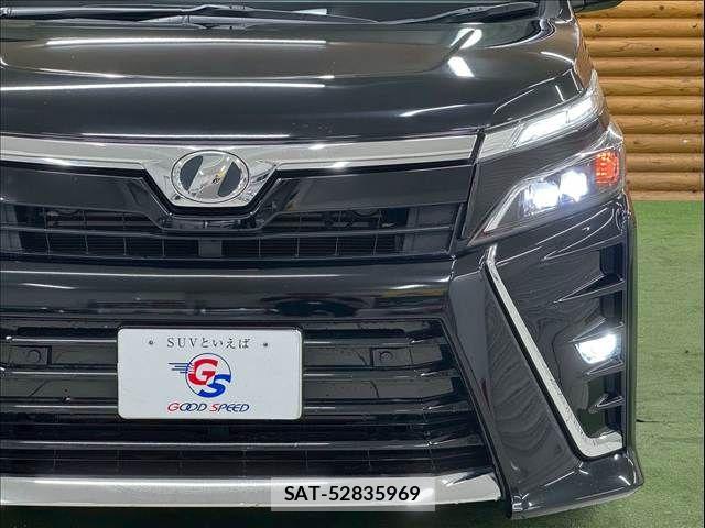 Toyota VOXY 2020-02 7252781-9
