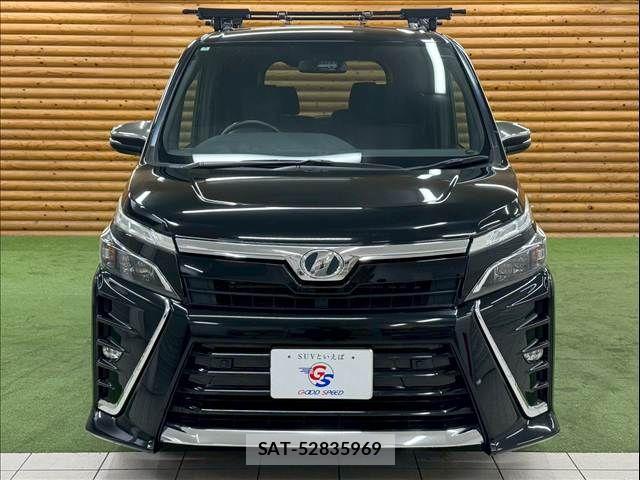 Toyota VOXY 2020-02 7252781-16