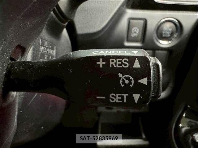Toyota VOXY 2020-02 7252781-6