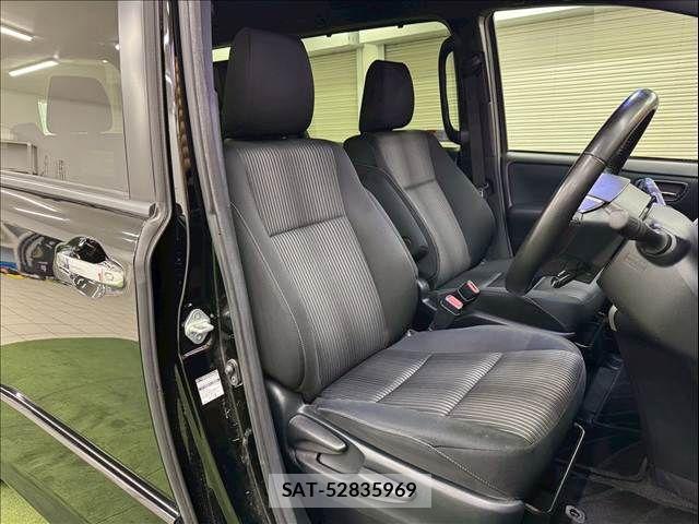 Toyota VOXY 2020-02 7252781-7