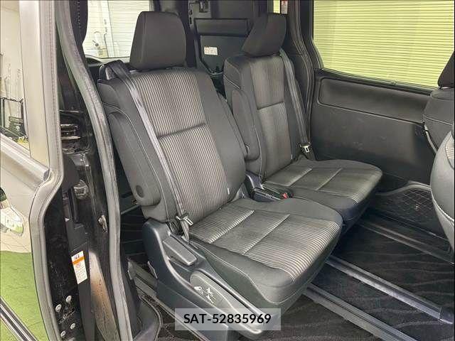 Toyota VOXY 2020-02 7252781-8