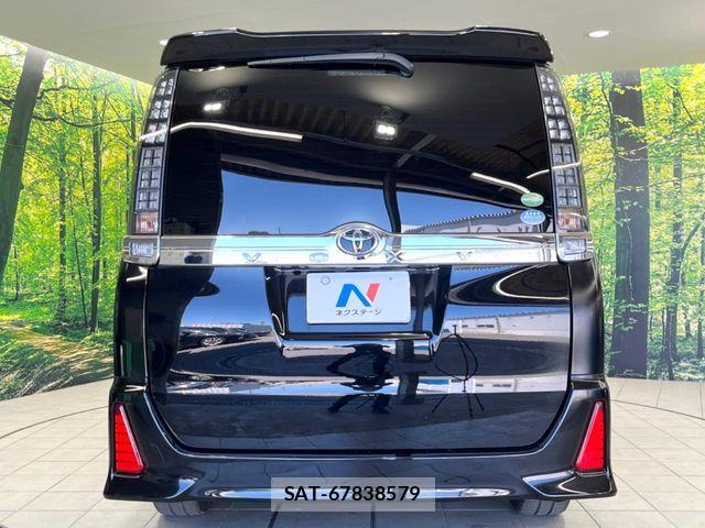 Toyota VOXY 2016-05 7252794-15