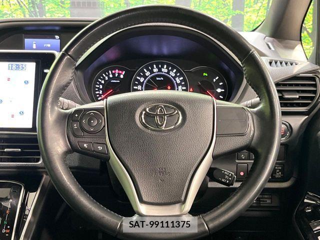 Toyota VOXY 2020-06 7252775-11