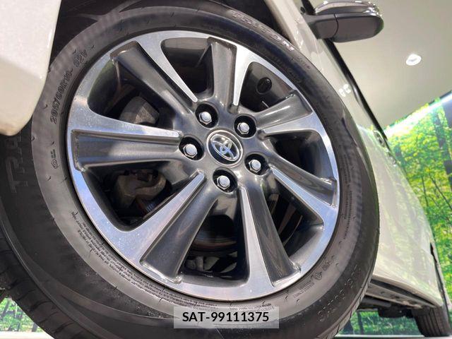 Toyota VOXY 2020-06 7252775-13