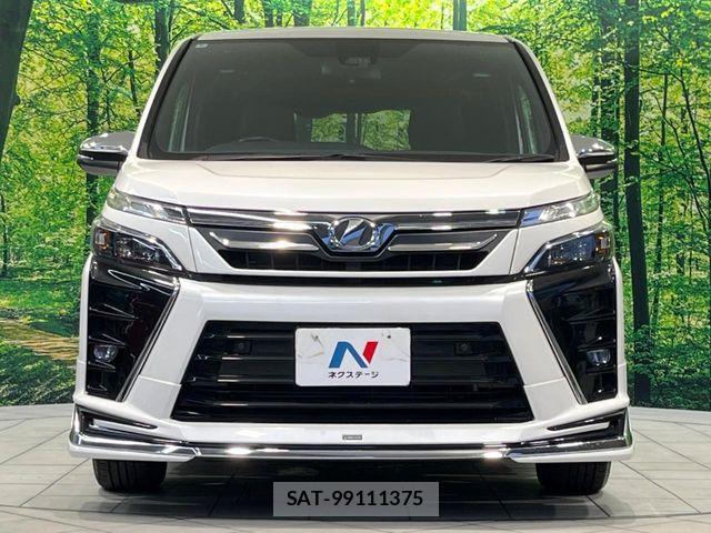 Toyota VOXY 2020-06 7252775-14