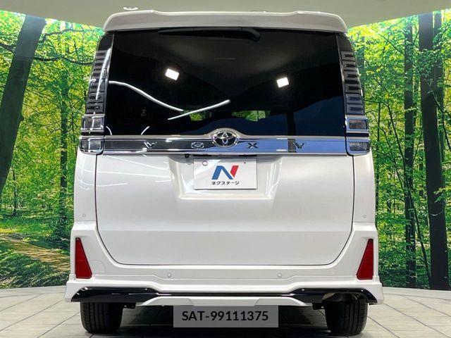 Toyota VOXY 2020-06 7252775-15