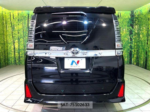 Toyota VOXY 2020-12 7271587-15