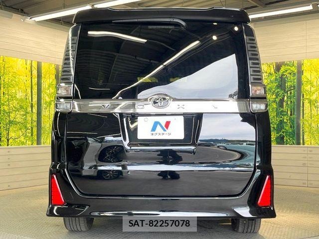 Toyota VOXY 2018-07 7273245-15