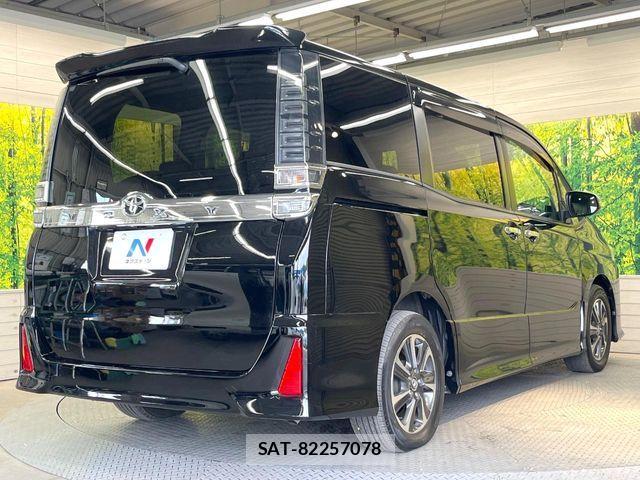 Toyota VOXY 2018-07 7273245-16