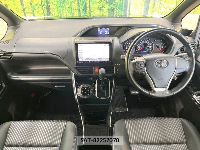 Toyota VOXY 2018-07 7273245-1