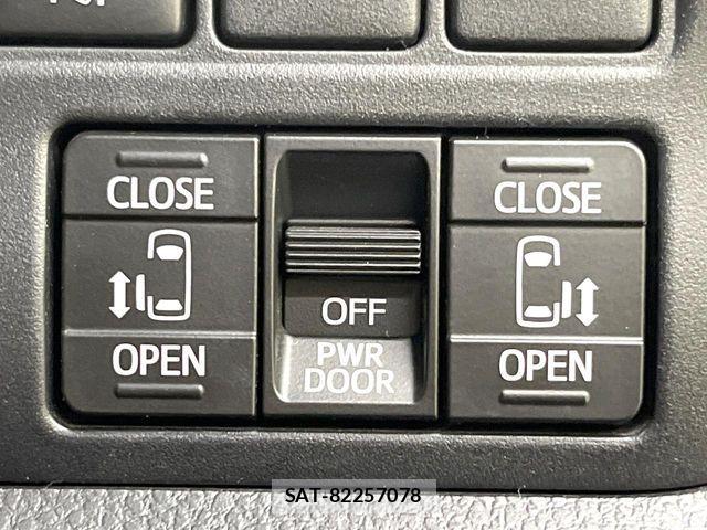Toyota VOXY 2018-07 7273245-5