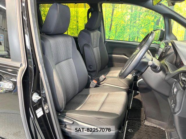 Toyota VOXY 2018-07 7273245-7