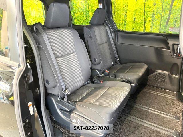 Toyota VOXY 2018-07 7273245-8