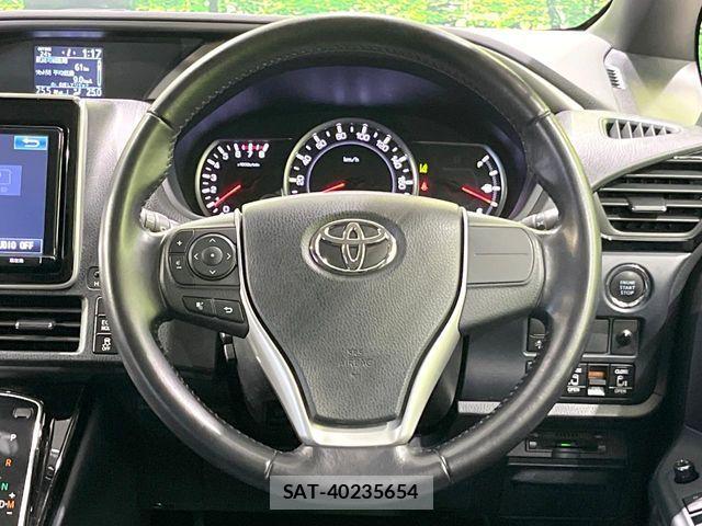 Toyota VOXY 2016-11 7271607-11