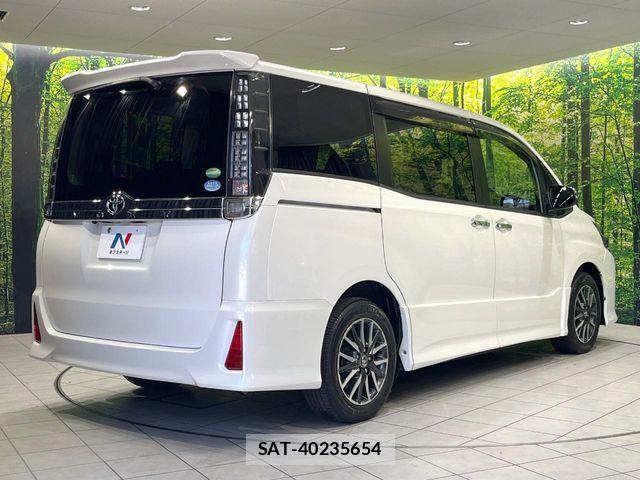 Toyota VOXY 2016-11 7271607-17