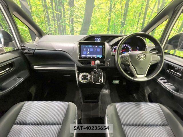 Toyota VOXY 2016-11 7271607-1