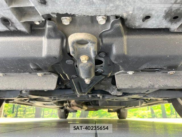 Toyota VOXY 2016-11 7271607-19