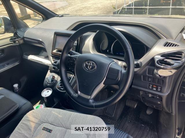 Toyota VOXY 2015-03 7273244-9