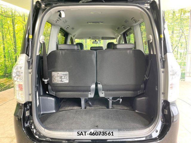 Toyota VOXY 2013-06 7273246-10