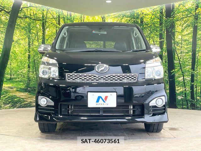 Toyota VOXY 2013-06 7273246-14