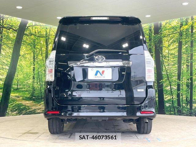 Toyota VOXY 2013-06 7273246-15